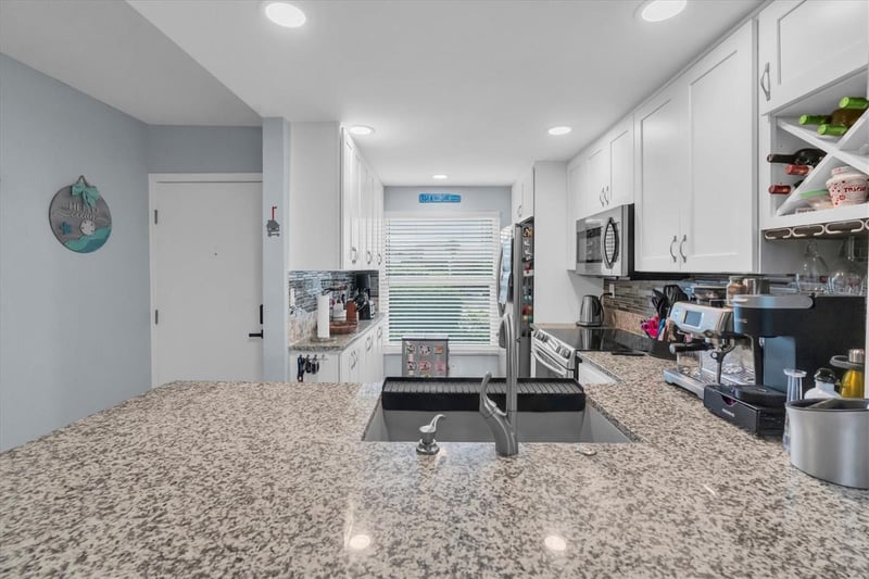 6210 Sun Blvd #101, St Petersburg, FL 33715