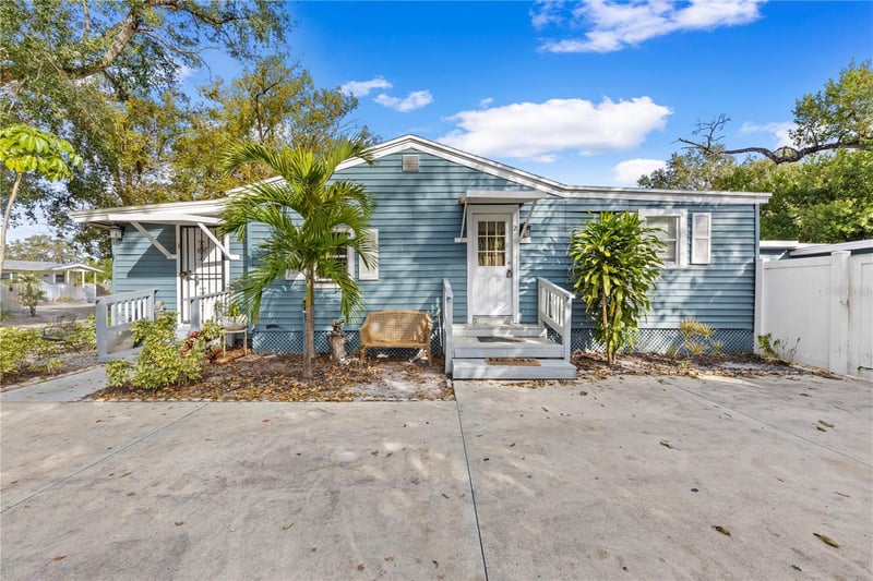 8923 N Lynn Ave, Tampa, FL 33604