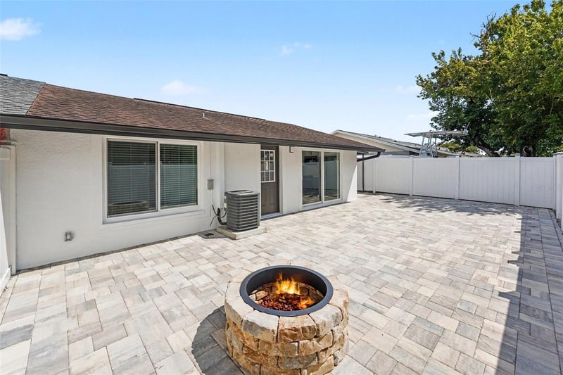 8562 Briar Grove Cir, Tampa, FL 33615
