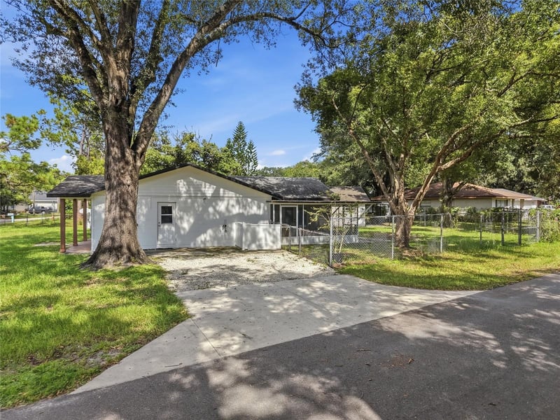 9401 N Rome Cir, Tampa, FL 33612