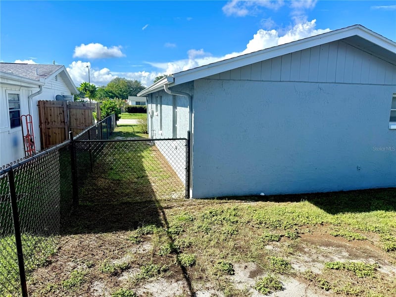 7625 Embassy Blvd, Port Richey, FL 34668