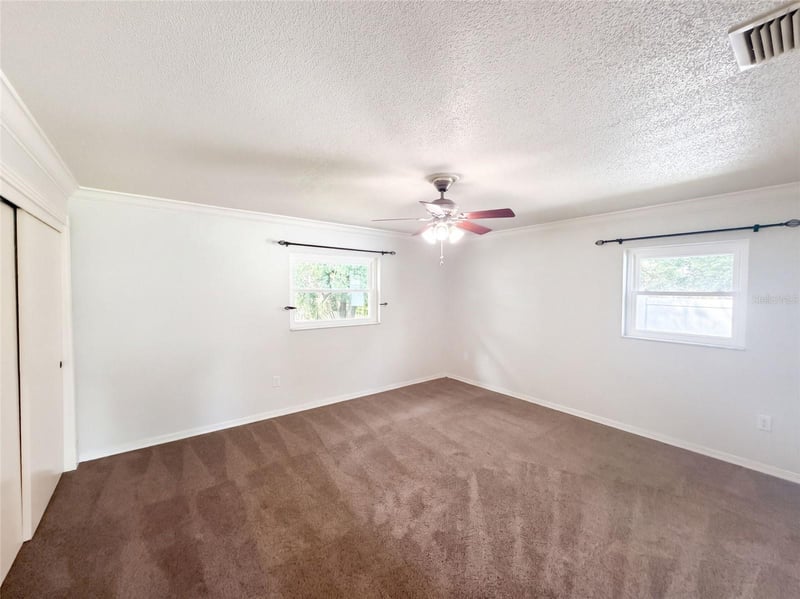 2716 Charleston Dr, Plant City, FL 33563