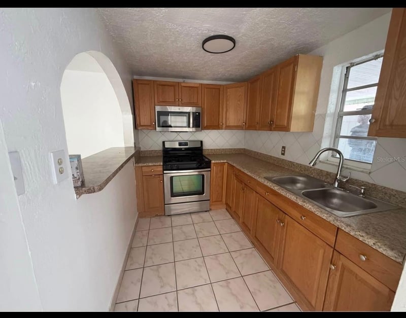 7210 N Hubert Ave, Tampa, FL 33614