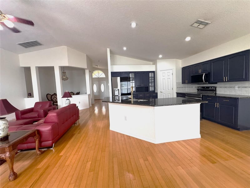 12935 Pineforest Way W, Largo, FL 33773