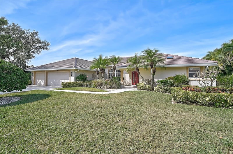 7570 Links Ct, Sarasota, FL 34243