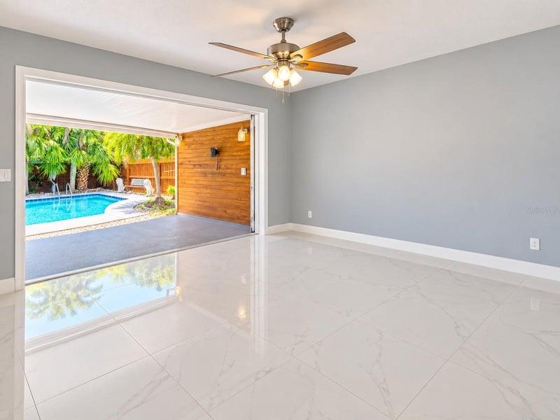 5124 Springwood Dr, Tampa, FL 33624