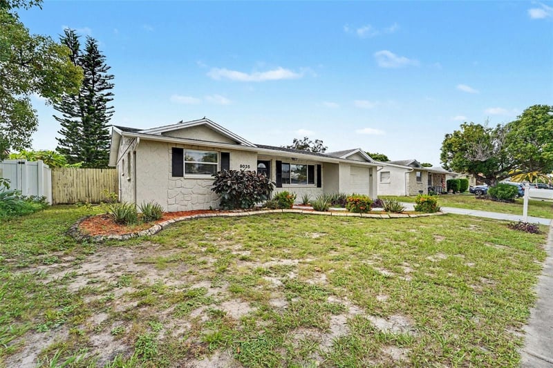 9035 Saint Regis Ln, Port Richey, FL 34668