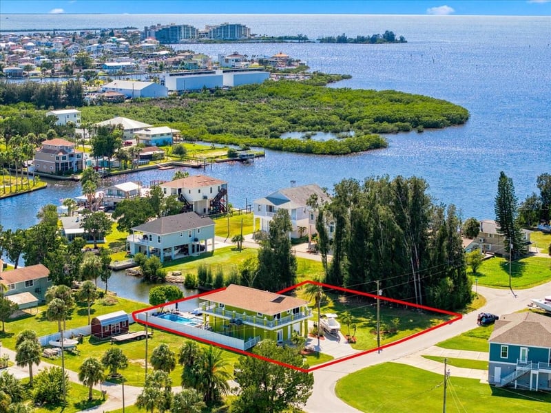 6744 Seaview Blvd, Hudson, FL 34667