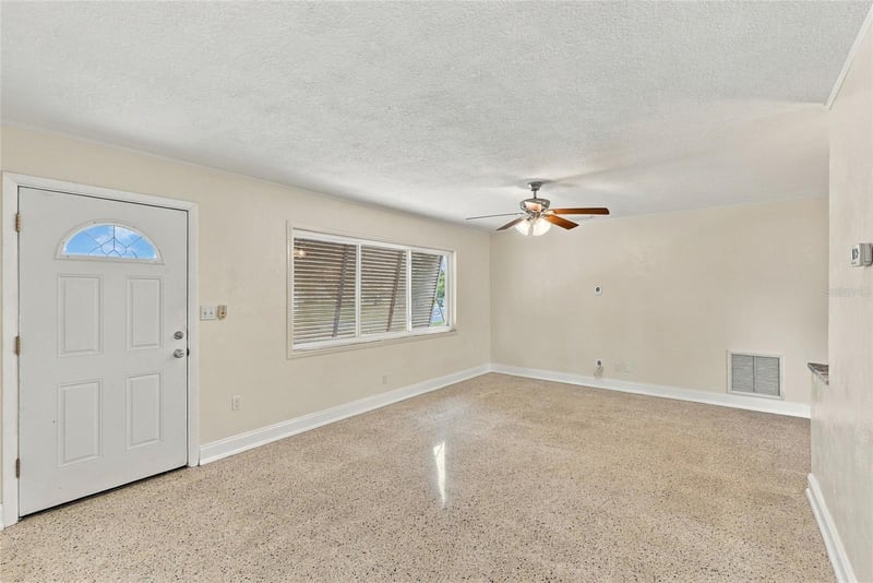 10473 Cirimoya Ln, Seminole, FL 33772