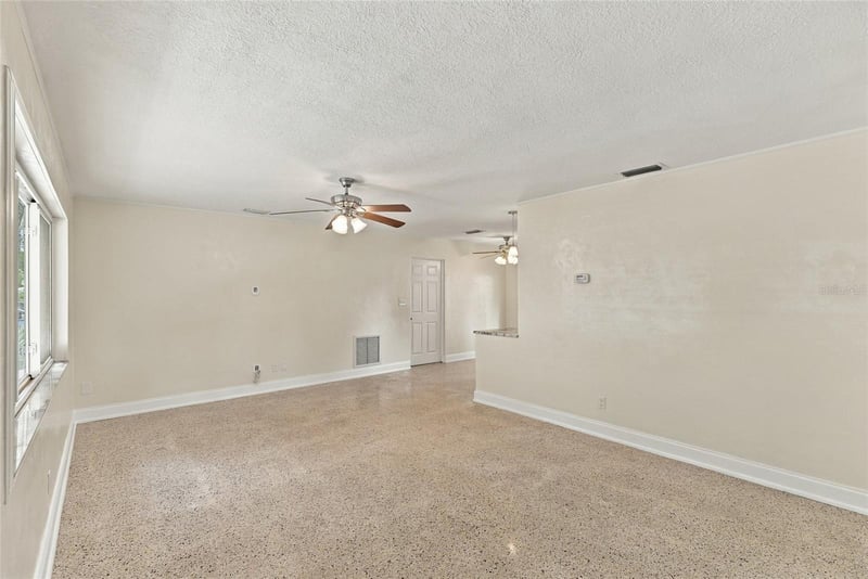 10473 Cirimoya Ln, Seminole, FL 33772