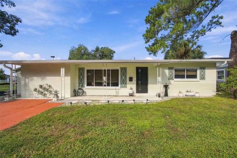 9010 1st St N, St Petersburg, FL 33702
