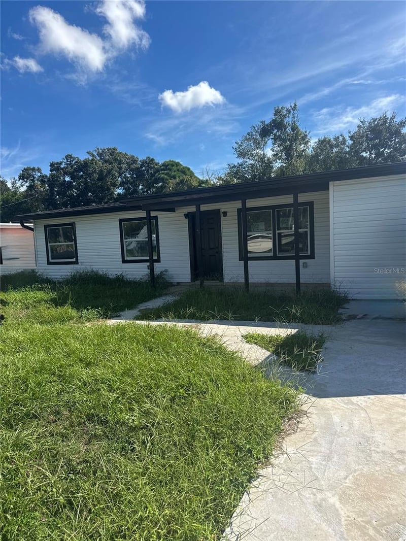 205 Emerald Ln, Largo, FL 33771