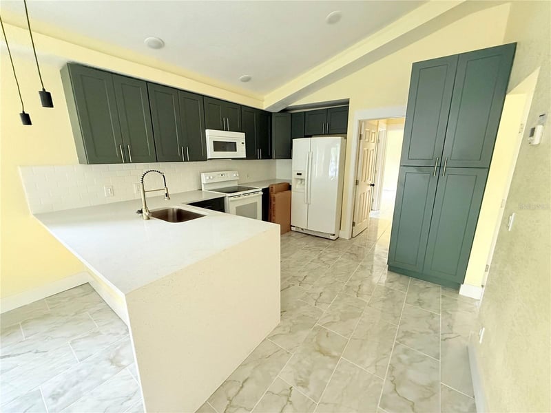 2520 10th St S, St Petersburg, FL 33705