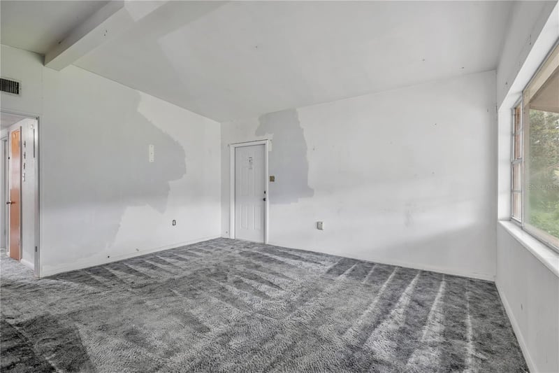 2002 E Crenshaw St, Tampa, FL 33610