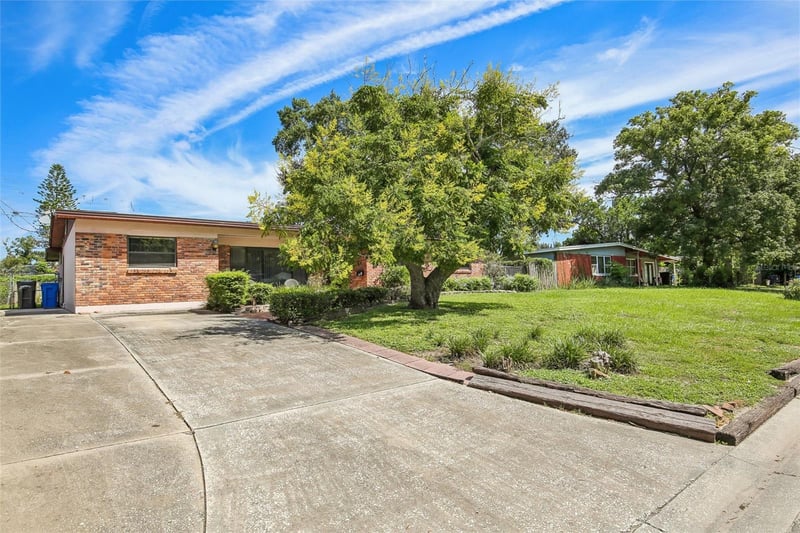 512 White Oak Ave, Brandon, FL 33510