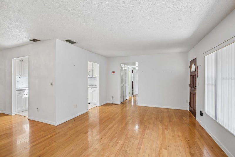 512 White Oak Ave, Brandon, FL 33510