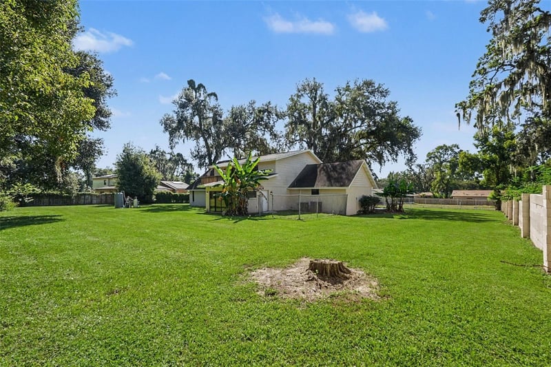 126 Goins Dr, Seffner, FL 33584