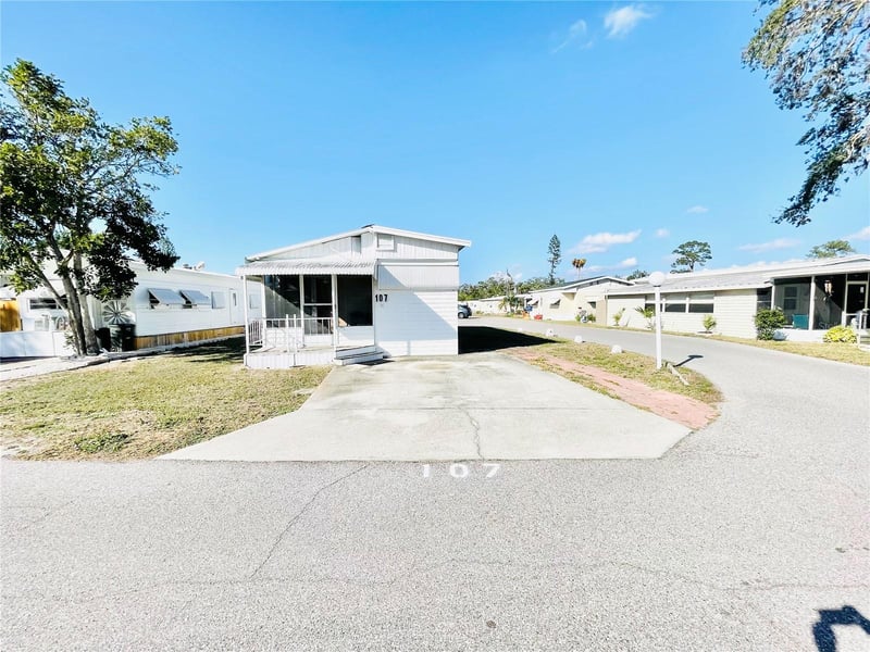 3275 26th Ave E #107, Bradenton, FL 34208