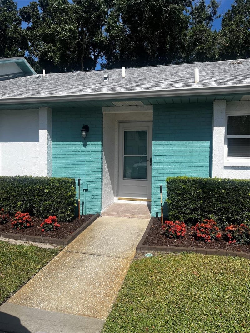 1109 Tartan Dr #B, Palm Harbor, FL 34684