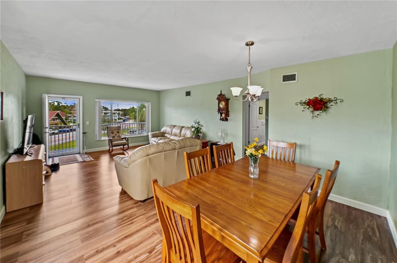 2001 World Parkway Blvd #59, Clearwater, FL 33763