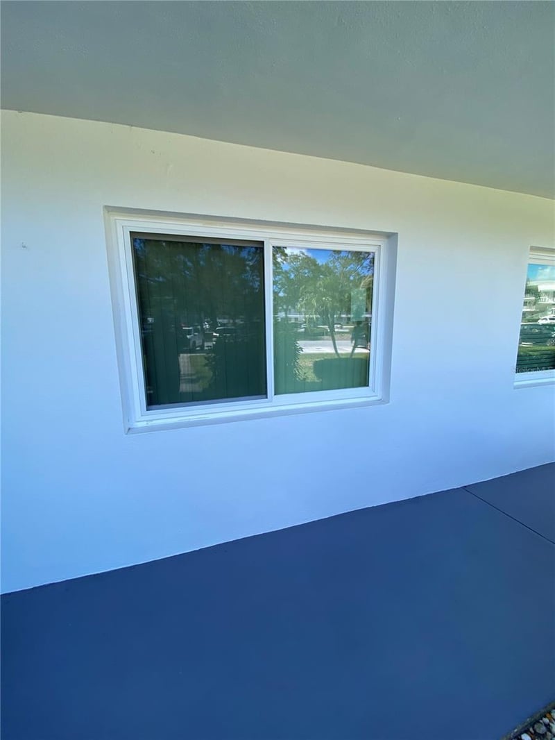 8402 111th St #106, Seminole, FL 33772