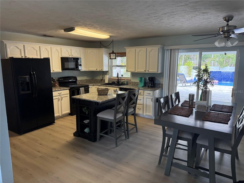 1415 36th St W, Bradenton, FL 34205
