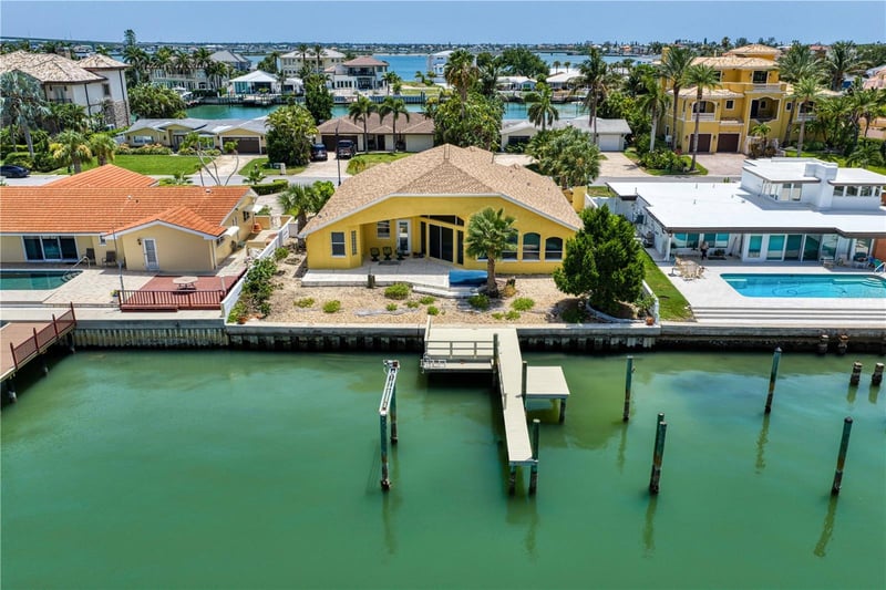 115 Aleta Dr, Belleair Beach, FL 33786