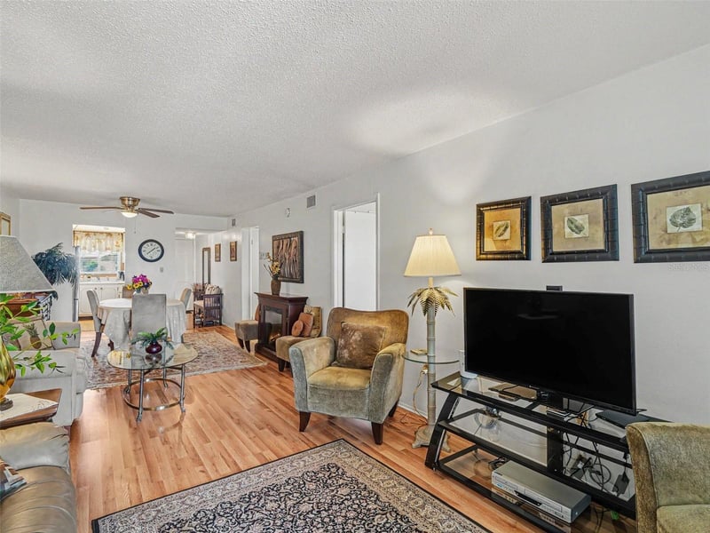 3785 Lake Bayshore Dr #H-405, Bradenton, FL 34205
