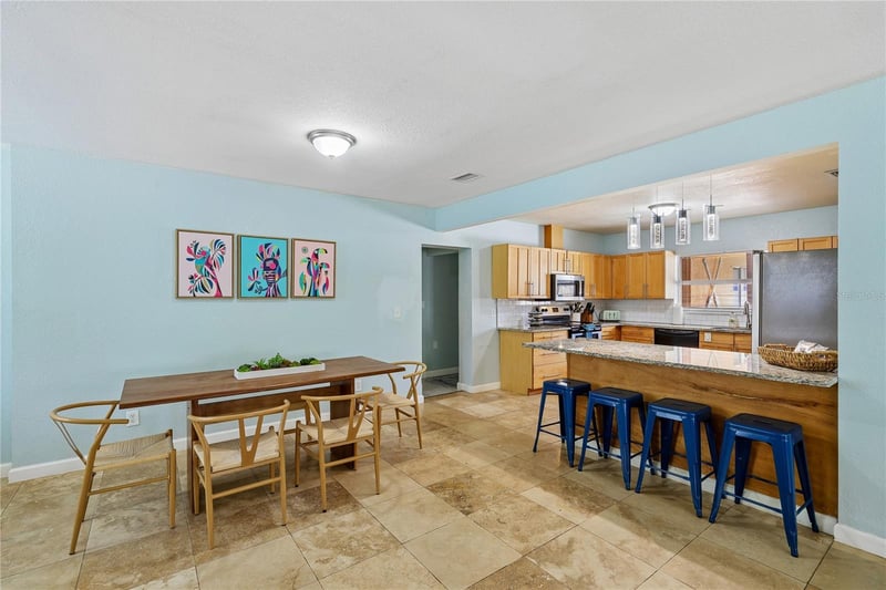 8479 Pinewood Rd, Sarasota, FL 34243