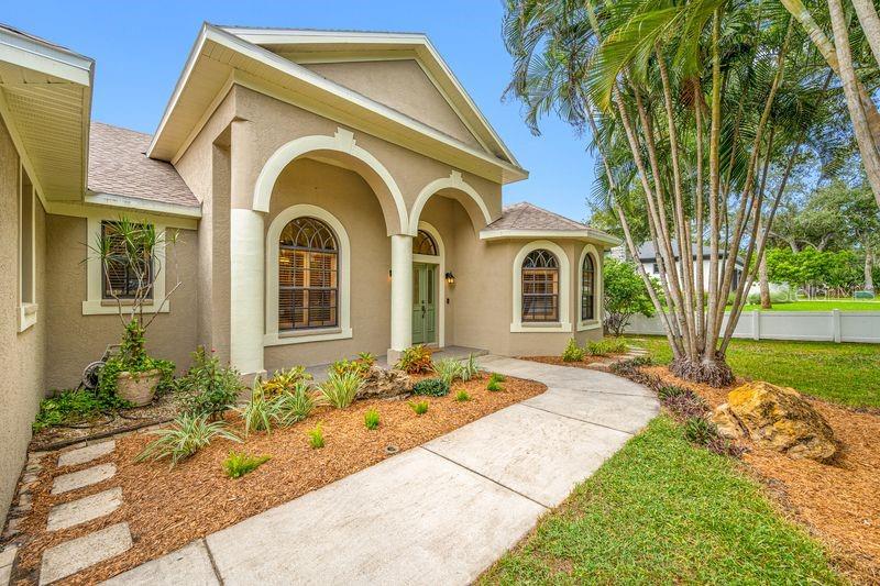 114 Irwin St E, Safety Harbor, FL 34695
