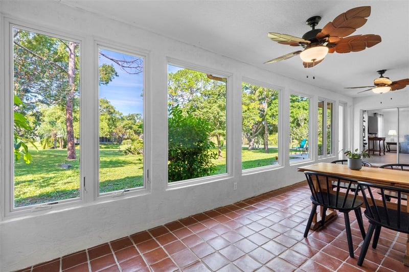 1681 Macdonnell Ct, Palm Harbor, FL 34684