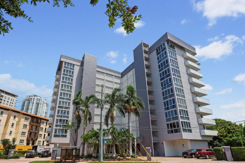 470 3rd St S #602, St Petersburg, FL 33701