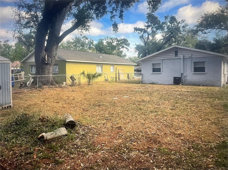 1112 6th St E, Bradenton, FL 34208