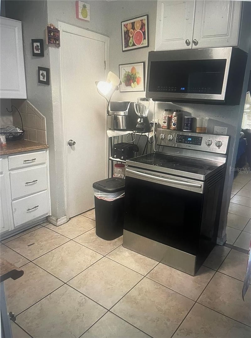 1112 6th St E, Bradenton, FL 34208