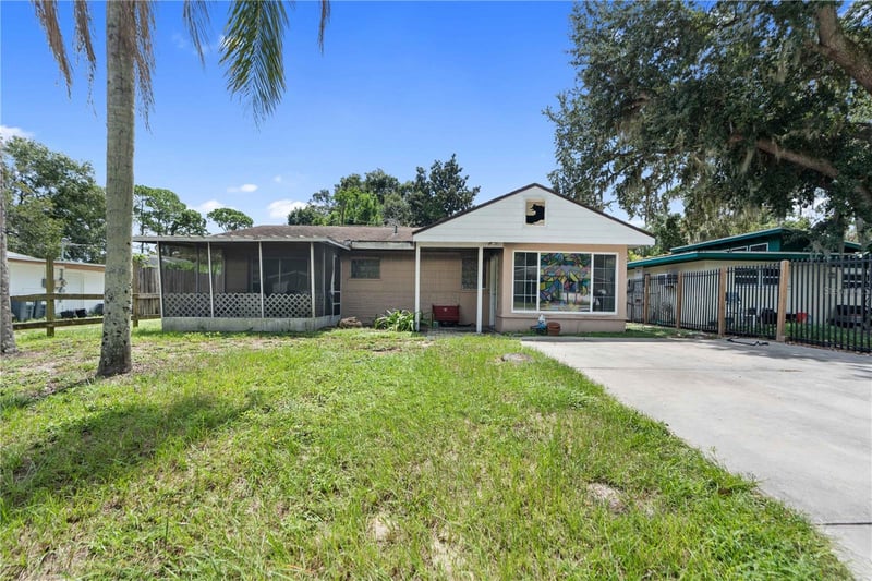 4246 Courier Ln W, Holiday, FL 34691