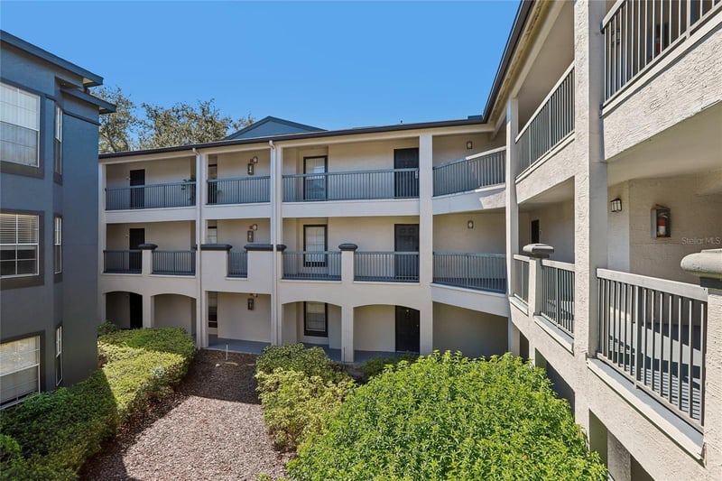 13110 Arbor Isle Dr #201, Temple Terrace, FL 33637