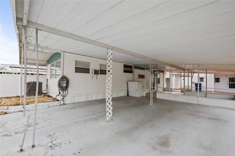 37234 Carol Ave, Zephyrhills, FL 33542