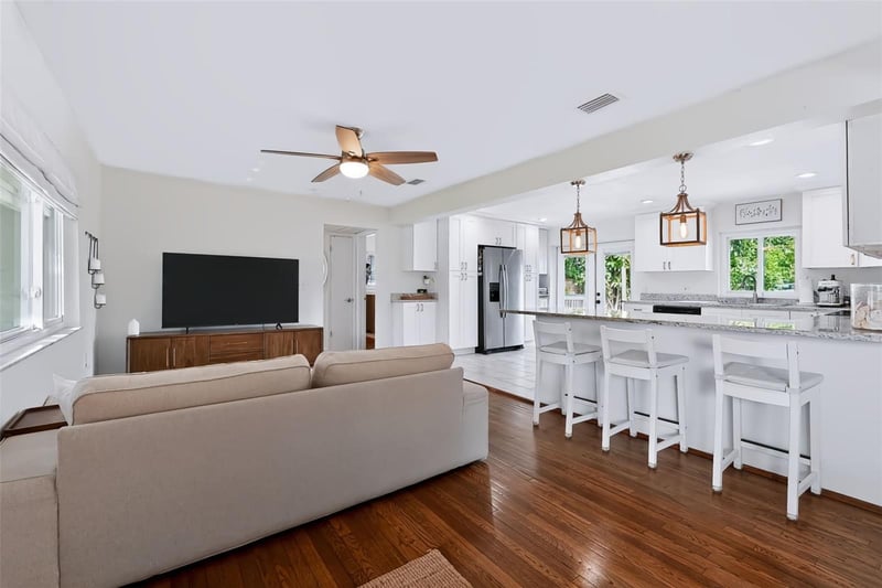 615 Brookside Dr, Clearwater, FL 33764
