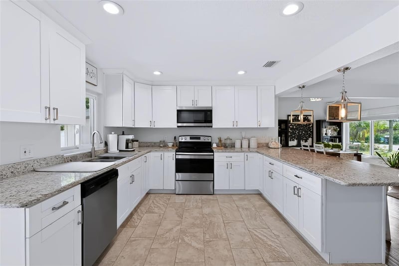615 Brookside Dr, Clearwater, FL 33764