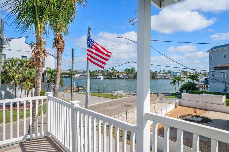 115 99th Ave, Treasure Island, FL 33706