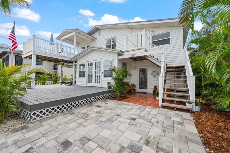 115 99th Ave, Treasure Island, FL 33706