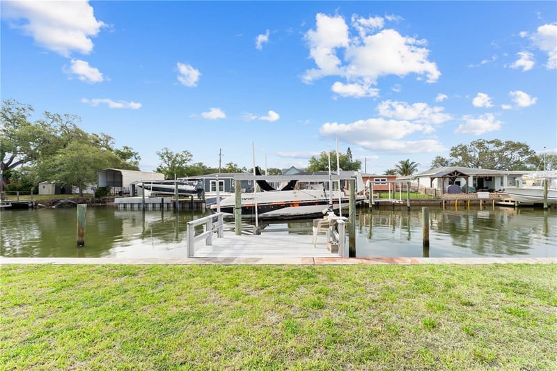 8740 43rd Ave N #136, St Petersburg, FL 33709