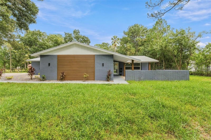 17818 Deerfield Dr, Lutz, FL 33558