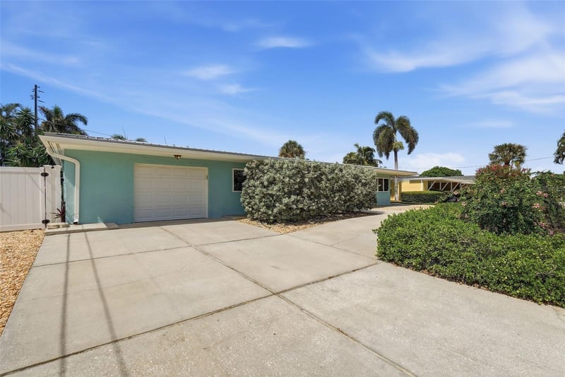 5285 40th St S, St Petersburg, FL 33711