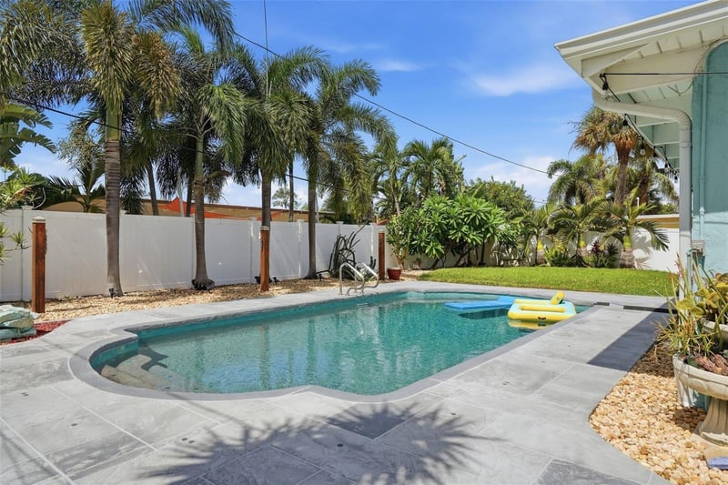 5285 40th St S, St Petersburg, FL 33711