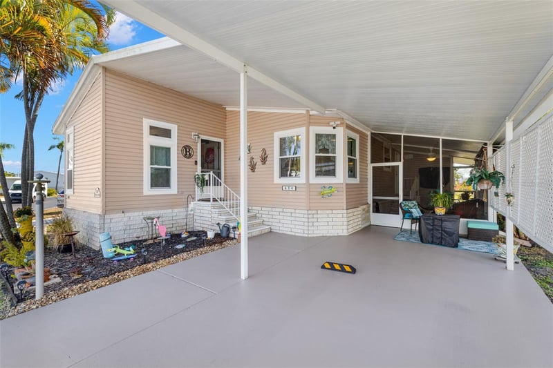 624 Mount Piney Ave NE #703, St Petersburg, FL 33702