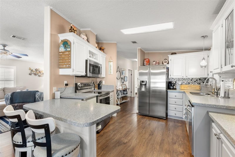 624 Mount Piney Ave NE #703, St Petersburg, FL 33702