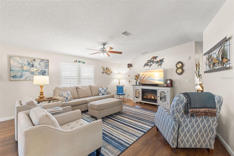 624 Mount Piney Ave NE #703, St Petersburg, FL 33702