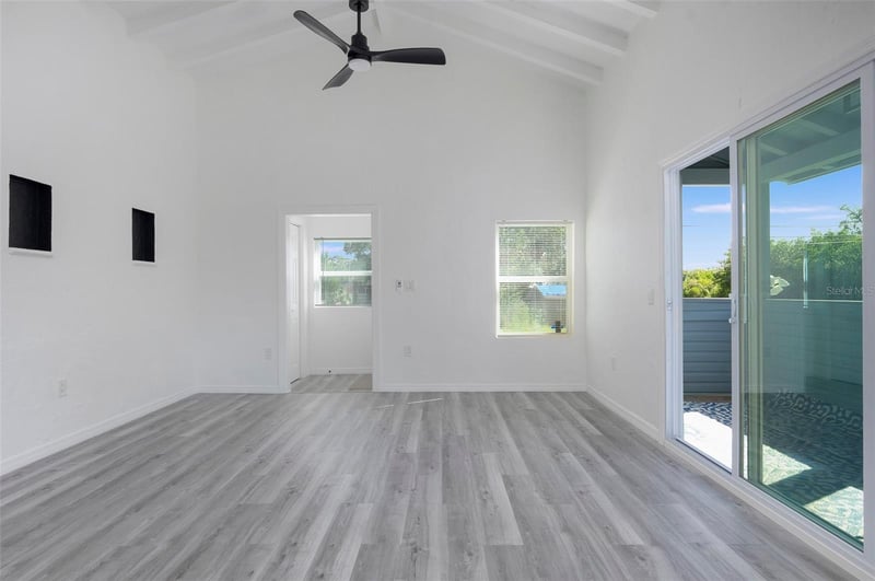 2230 E Harbor Dr S, St Petersburg, FL 33705