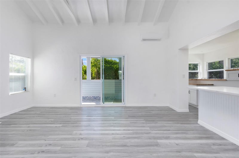 2230 E Harbor Dr S, St Petersburg, FL 33705